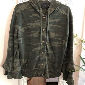 Sanctuary Camo Hoodie. Ruffle sleeves.